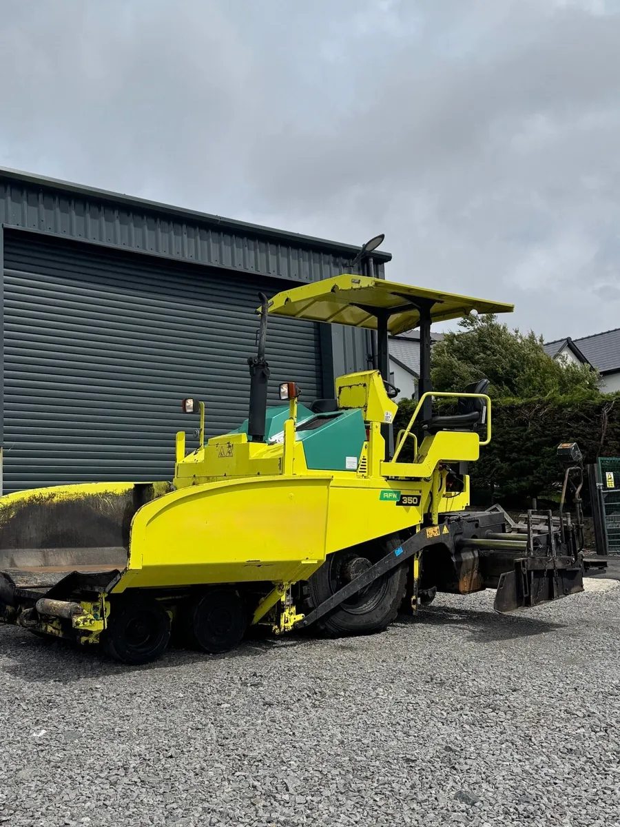 Asphalt/tarmac pavers required - Image 2