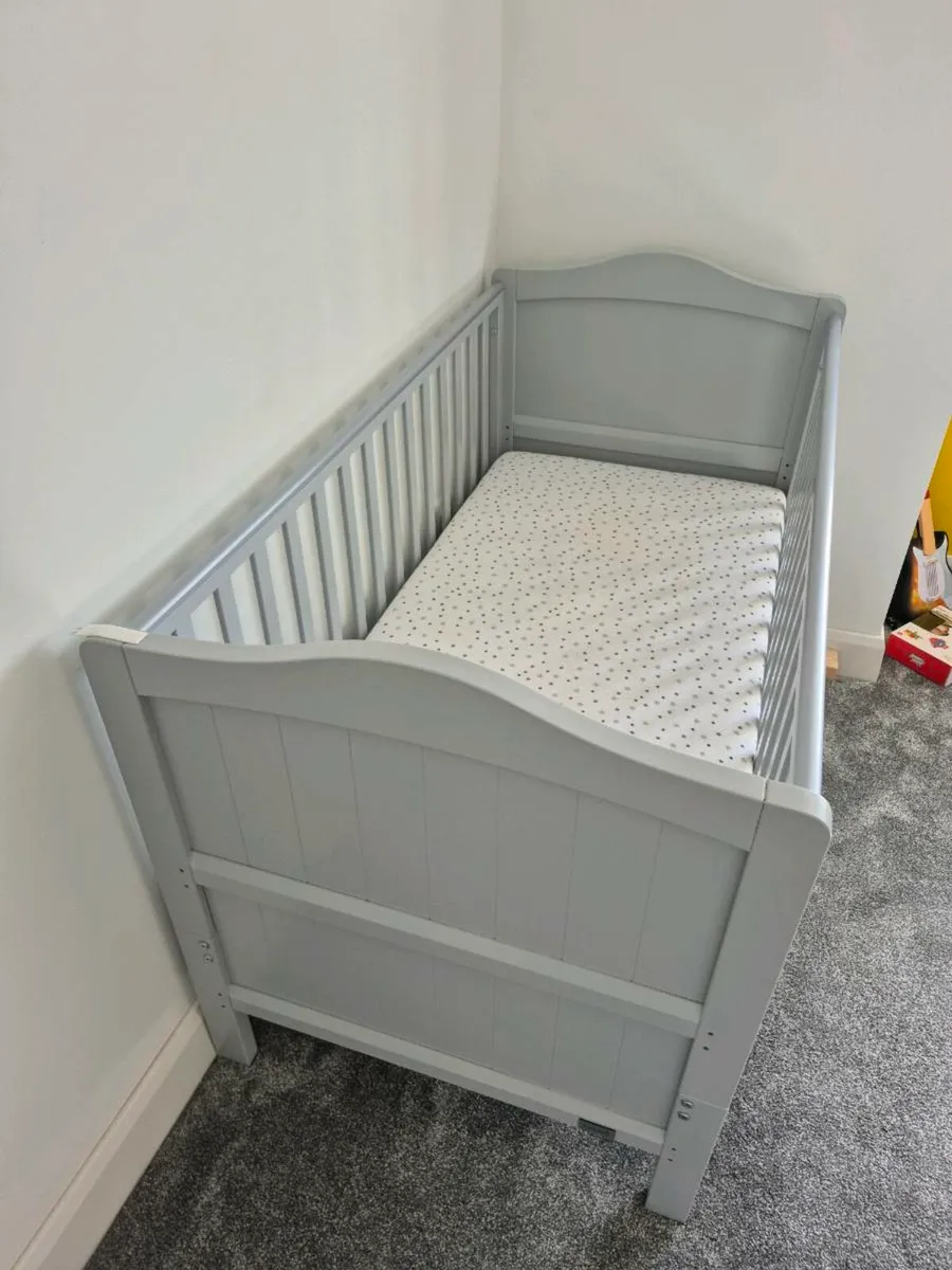 Cot bed - Image 1