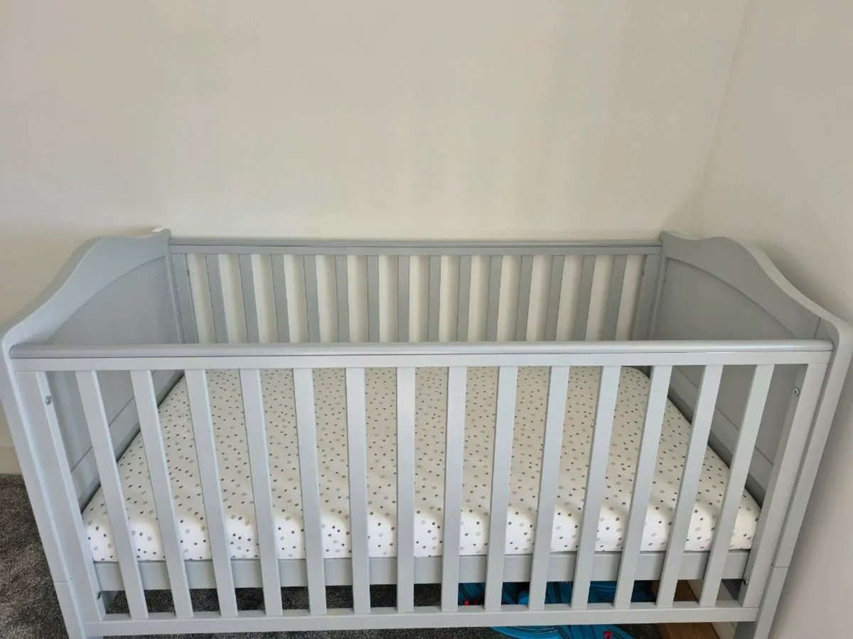 Cot bed - Image 2
