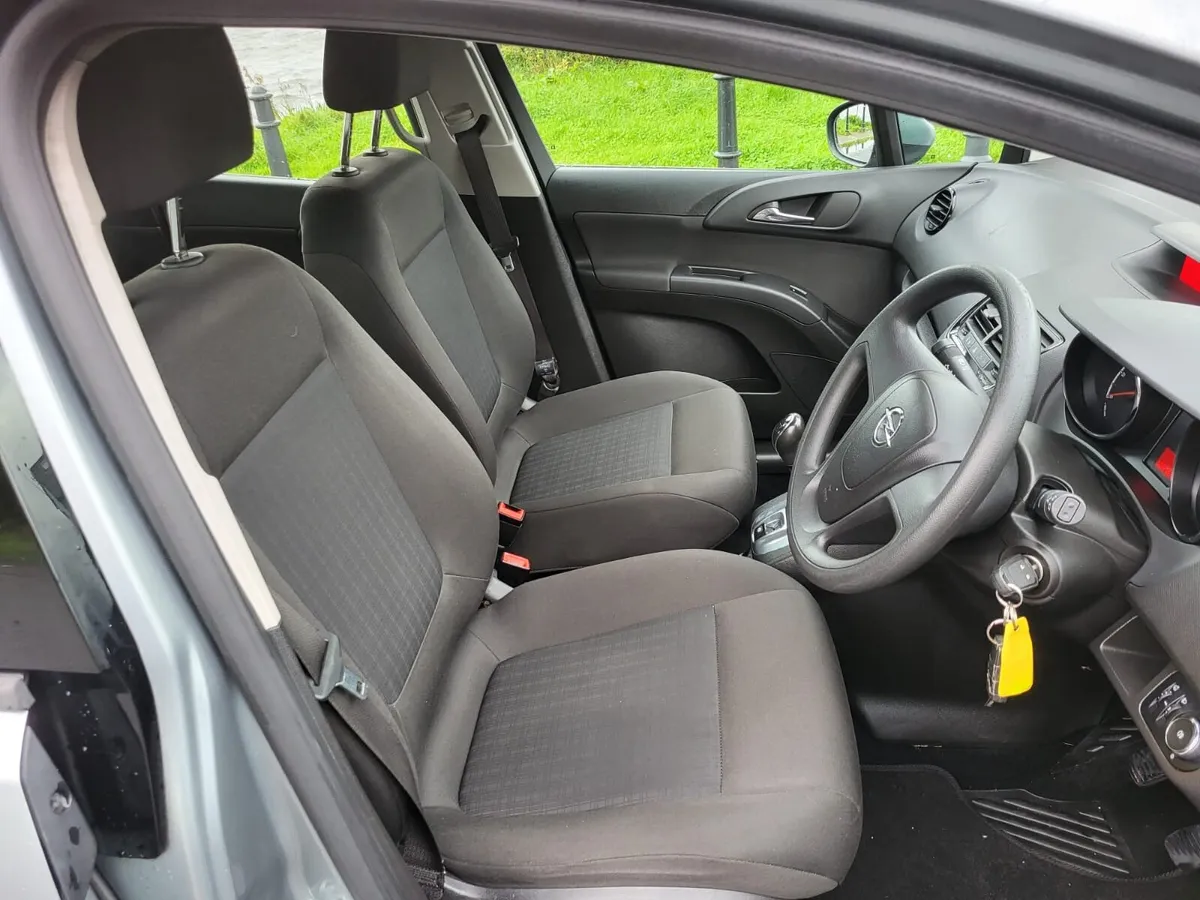 Opel Meriva 1.3 CDTI MPV Immaculate Condition - Image 4