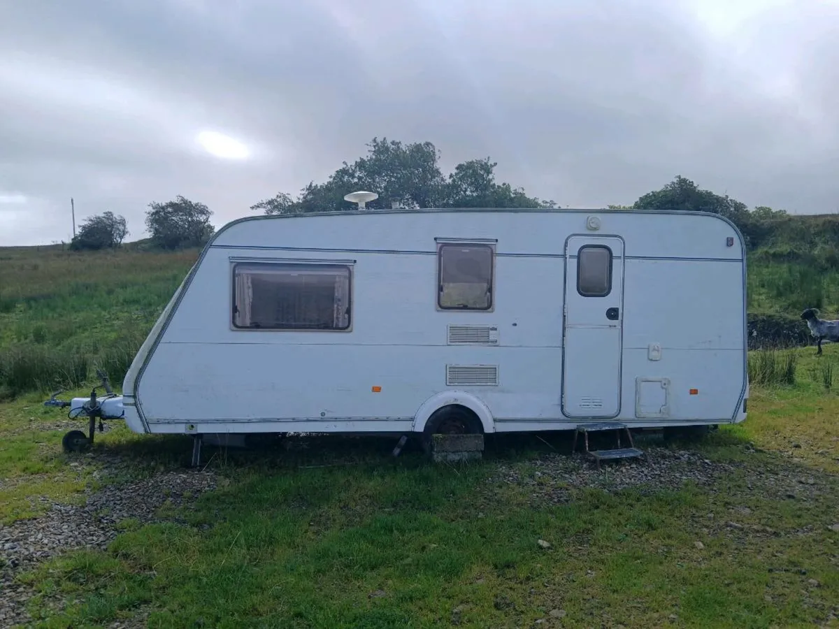 Caravan Compass Kensington - Image 1