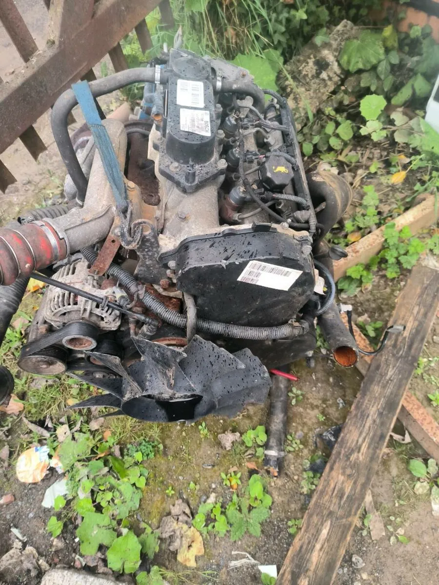2005 iveco engine gearbox backaxle and BMW engine - Image 1