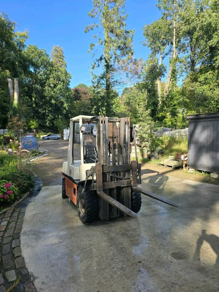 Nissan 2 Tonne Forklift - Image 1