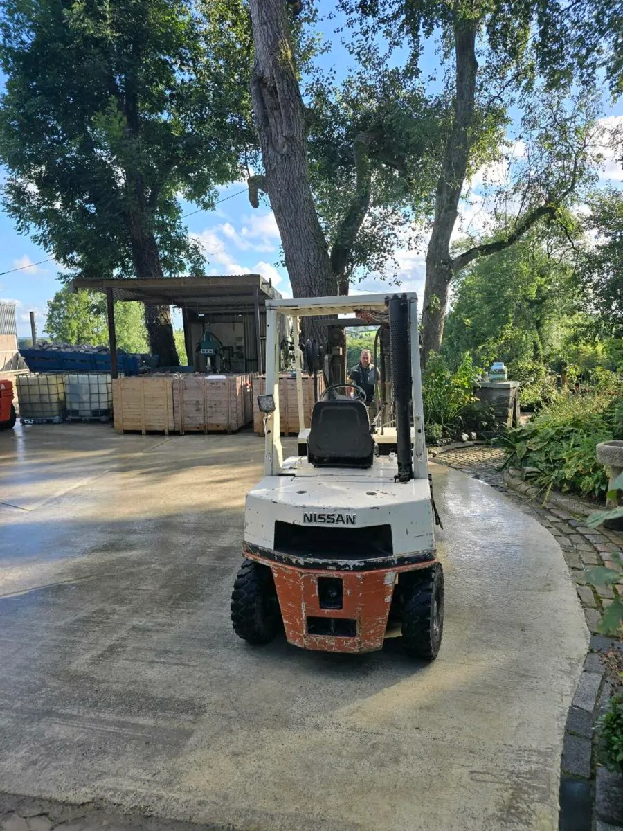 Nissan 2 Tonne Forklift - Image 3