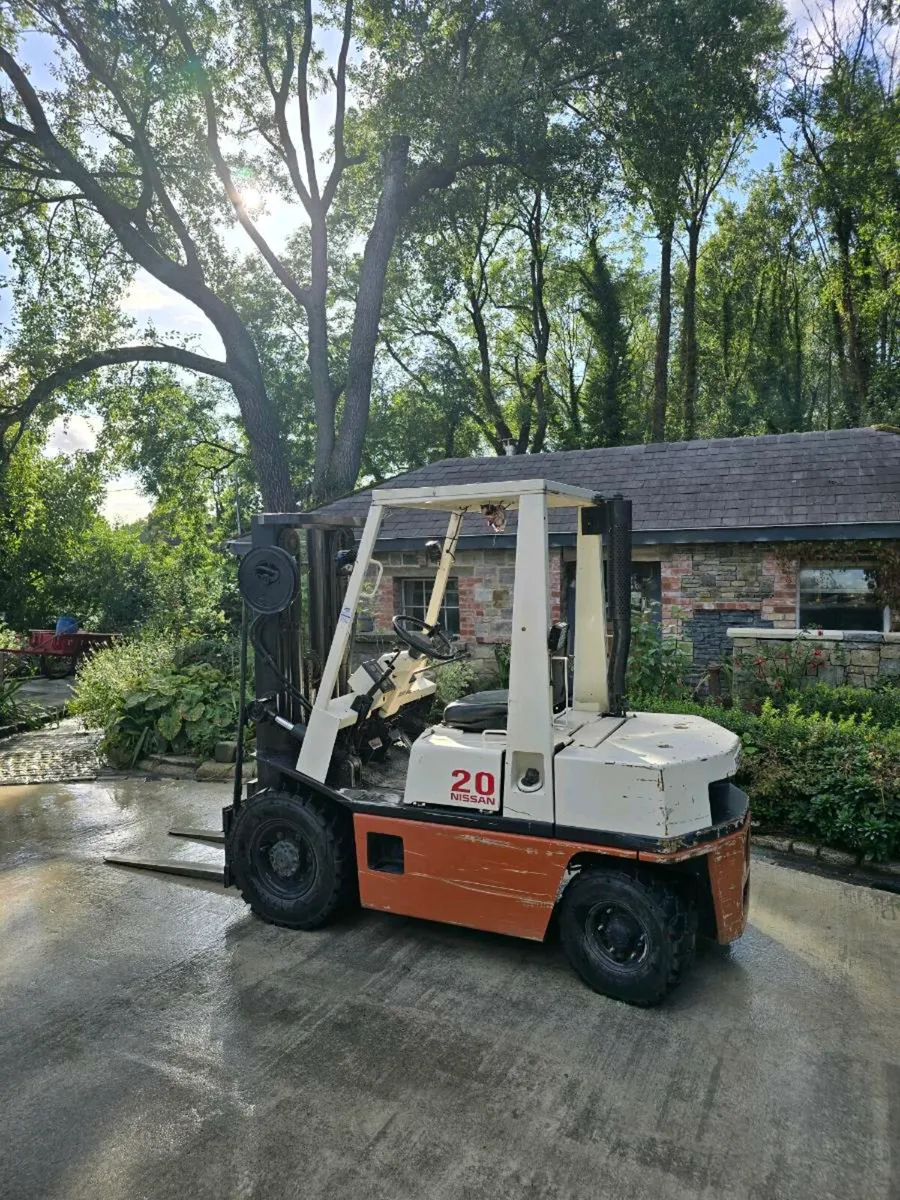 Nissan 2 Tonne Forklift - Image 4