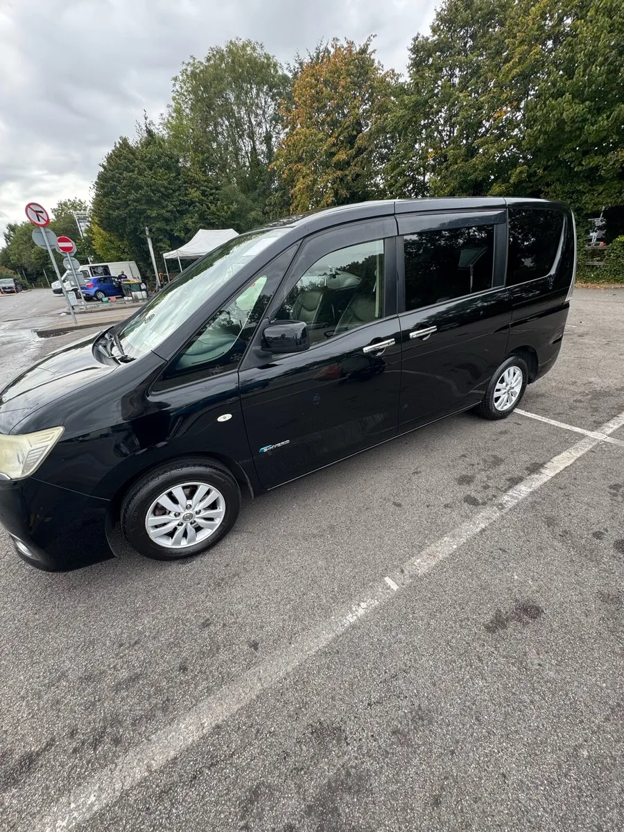 Nissan Serena Hybrid - Image 4