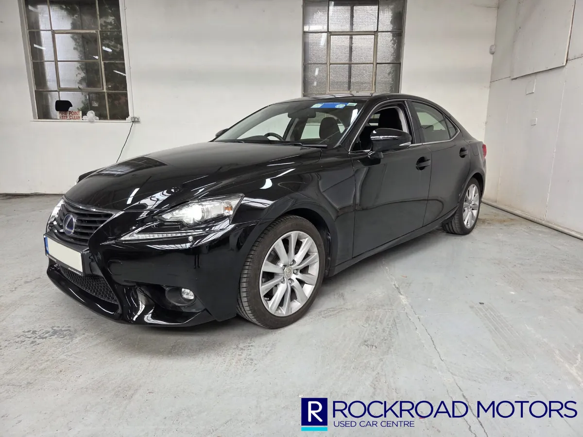 Lexus IS300h Executive,  2015 - Image 3