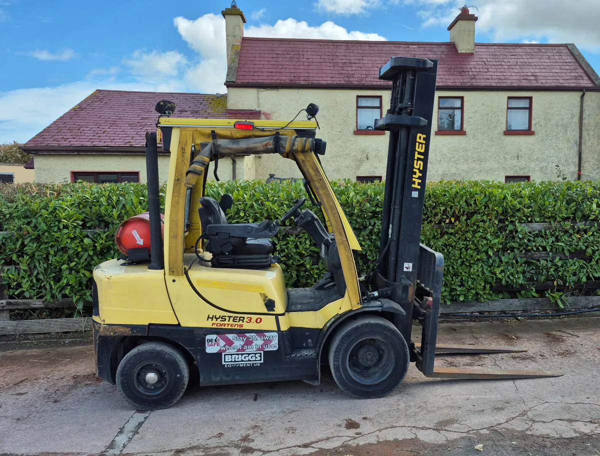 HYSTER FORKLIFT - Image 1