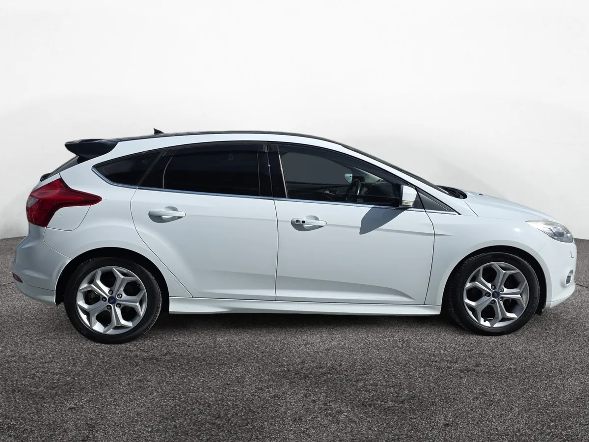 Ford Focus S Automatic - Image 4