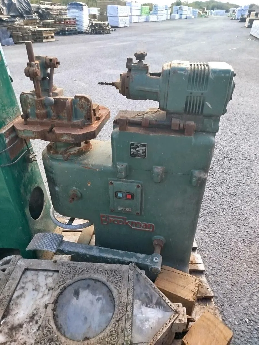 Wood work machines clear out fast sales - Image 2