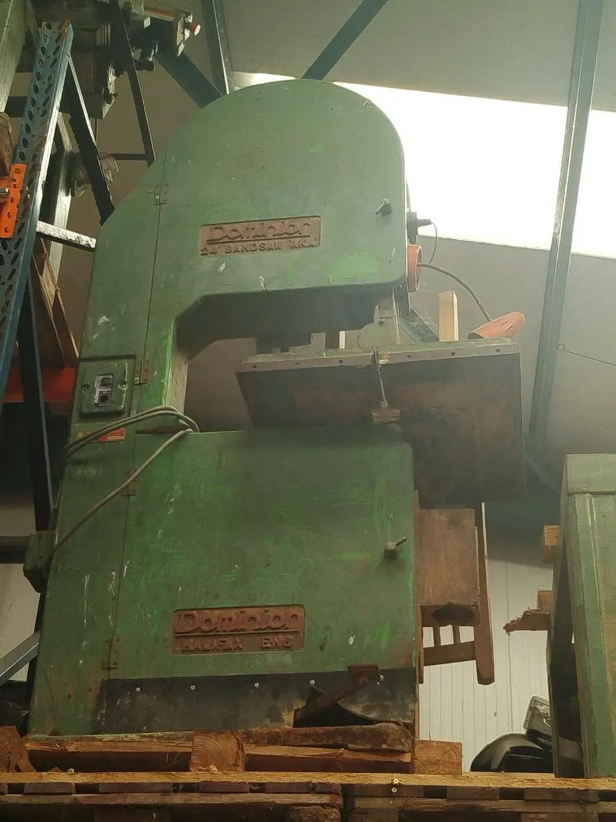 Wood work machines clear out fast sales - Image 1