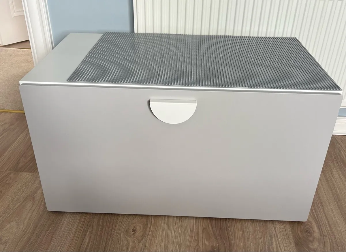Lego storage table - Image 1