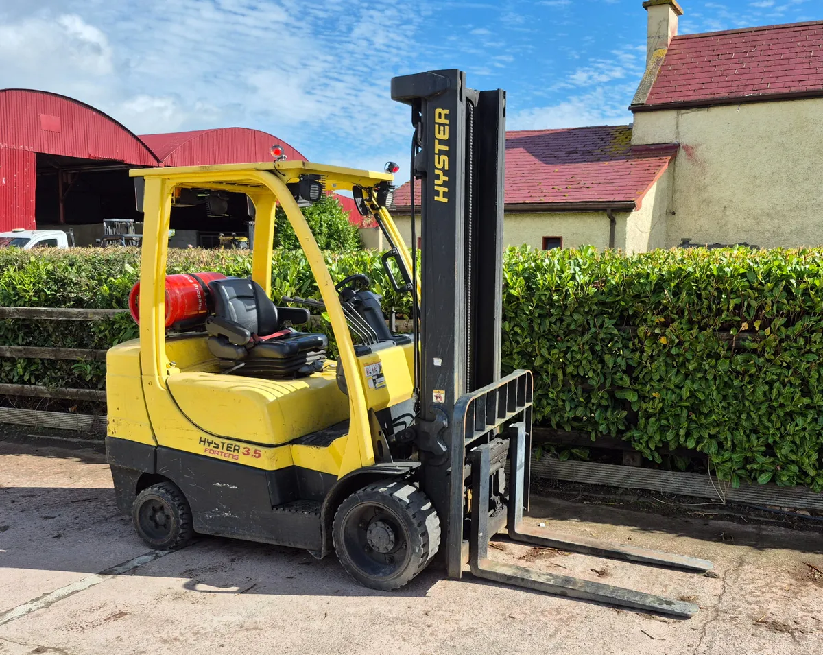 HYSTER FORKLIFT - Image 1