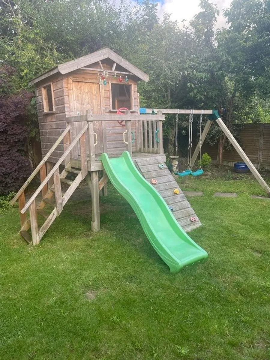 Climbing frame - Image 1