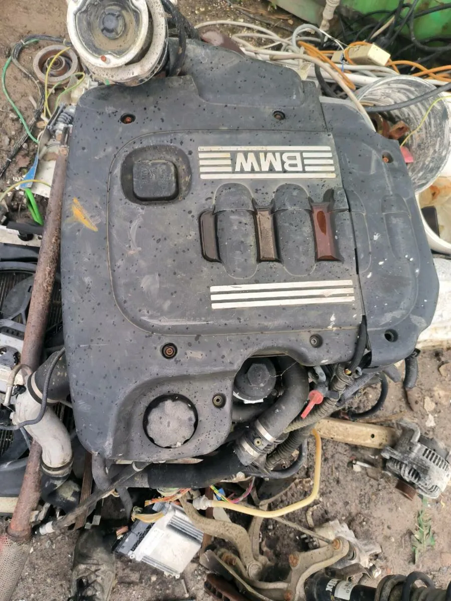 2005 iveco engine gearbox backaxle and BMW engine - Image 4
