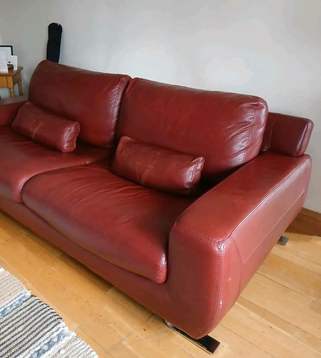 Full 321 Leather Suite / Low Price / Quick Sale - Image 2