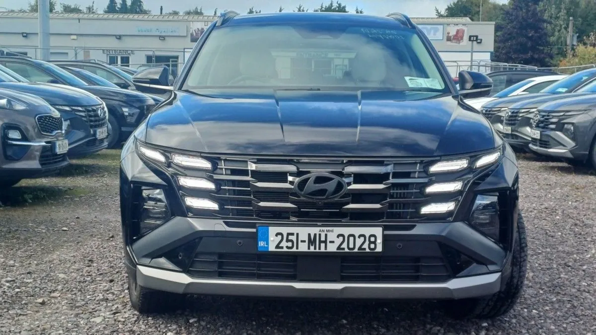 Hyundai Tucson FL 2WD Platinum Phev Auto - Image 2