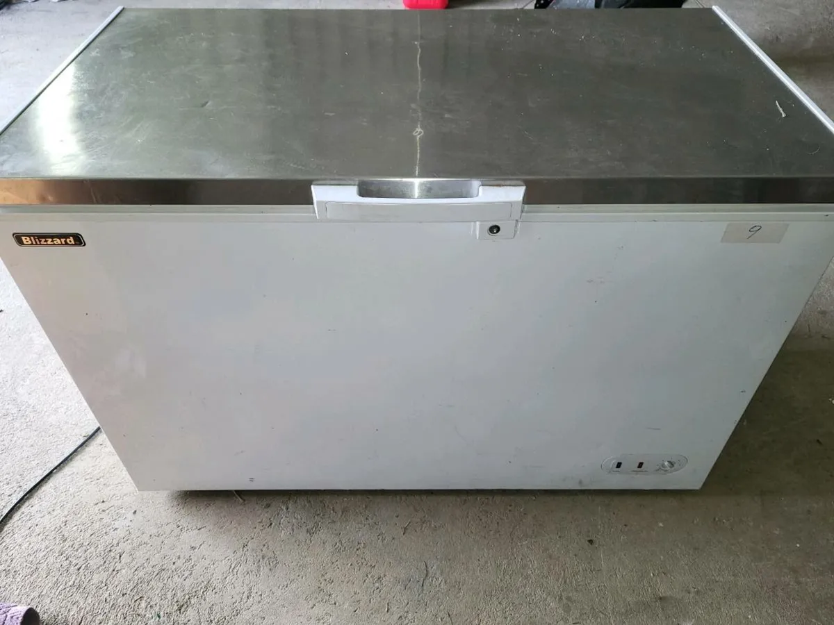 4 FT Chest freezer  blizzard CF450SS - Image 1