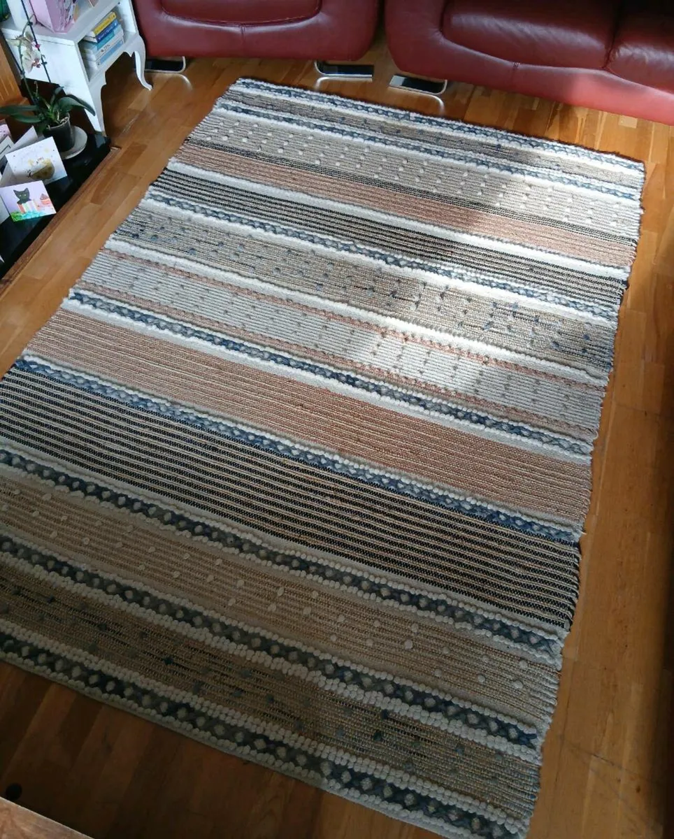 Hand Woven Rug 230x160 - Image 3