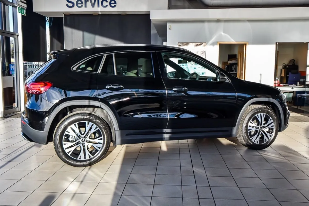 Mercedes-Benz GLA Class 180d Progressive Night Pa - Image 3