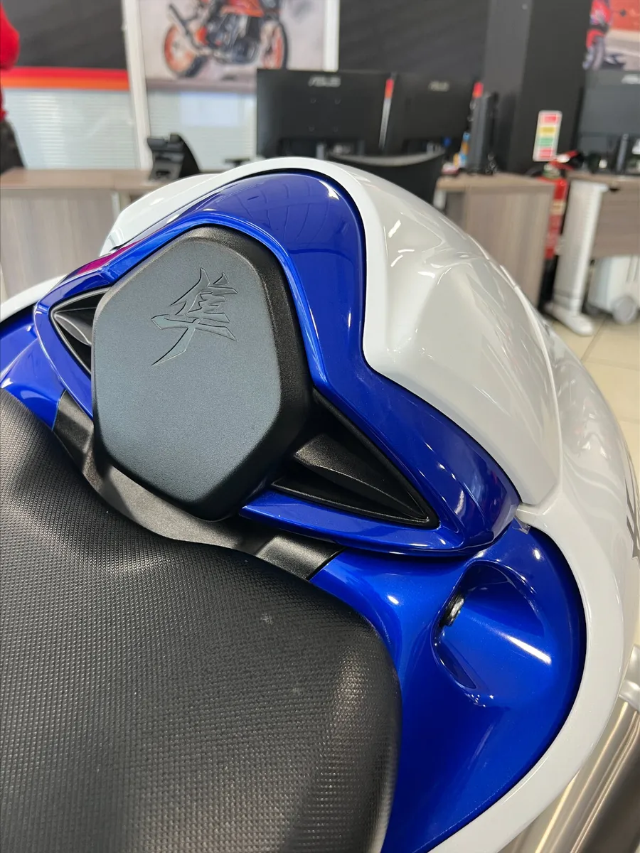 Suzuki Hayabusa - Image 4
