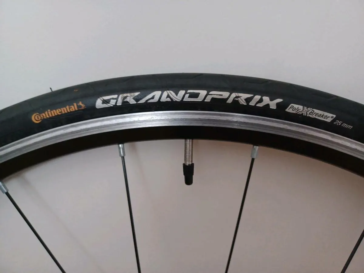 Mavic Askium wheelset with tyres and tubes - Image 3