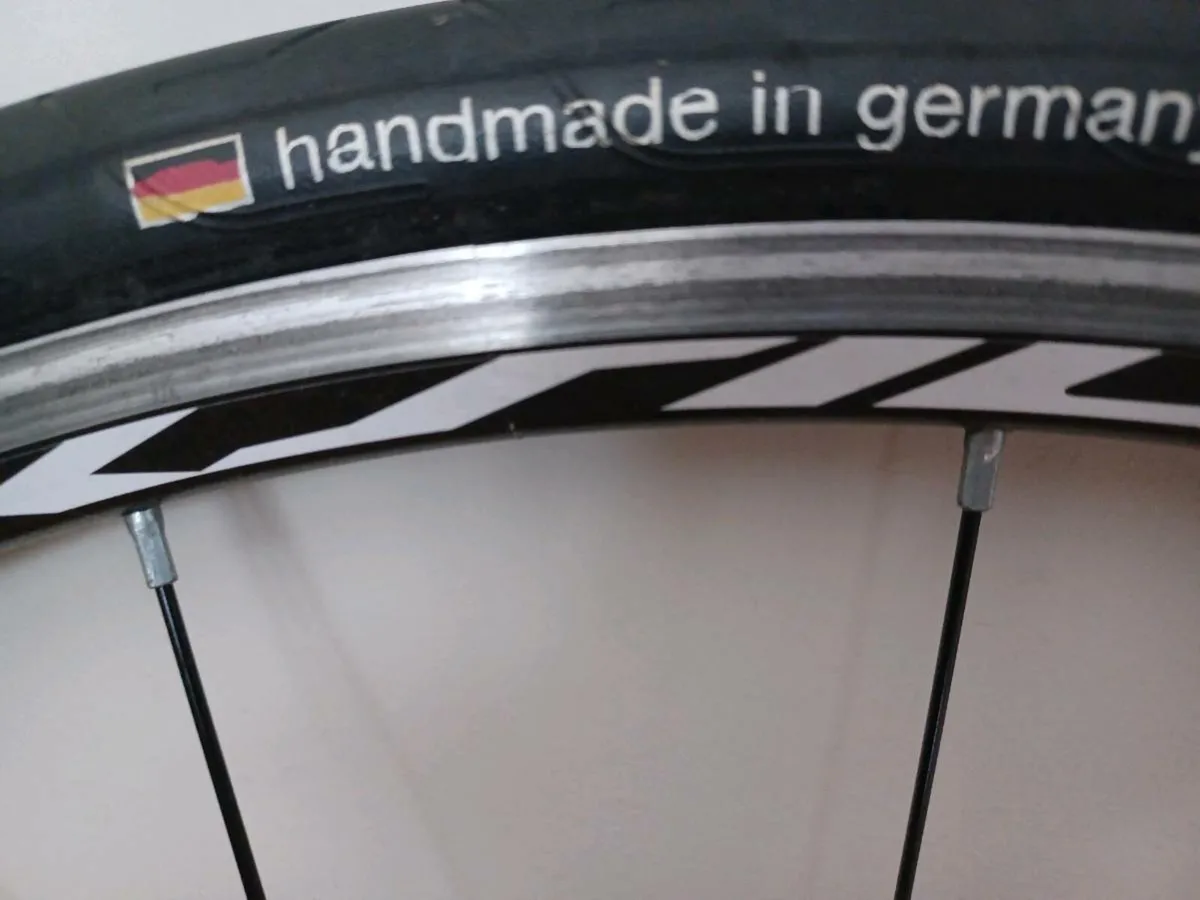 Mavic Askium wheelset with tyres and tubes - Image 4