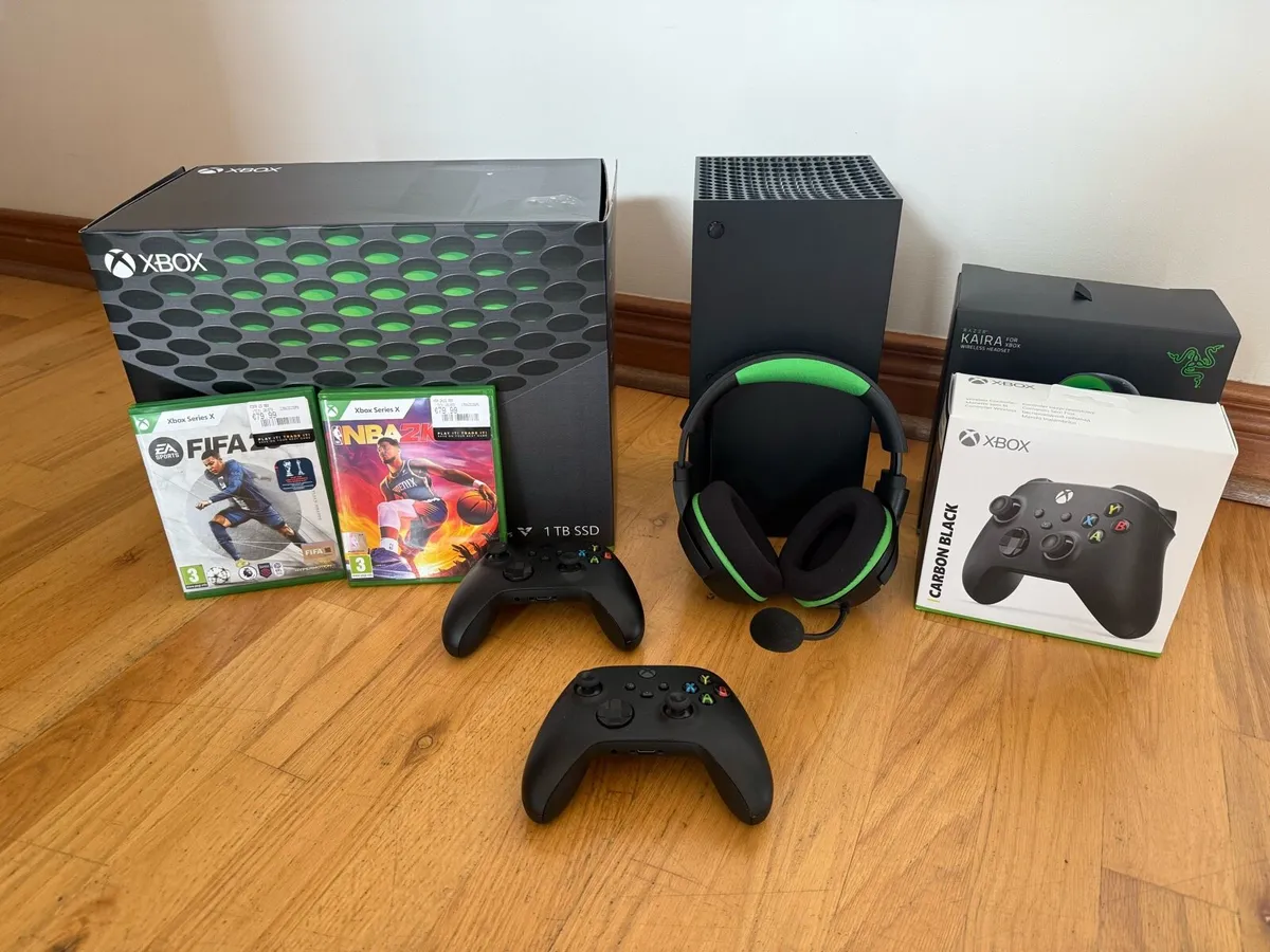 Xbox Series X 1TB + Accessories - Image 1