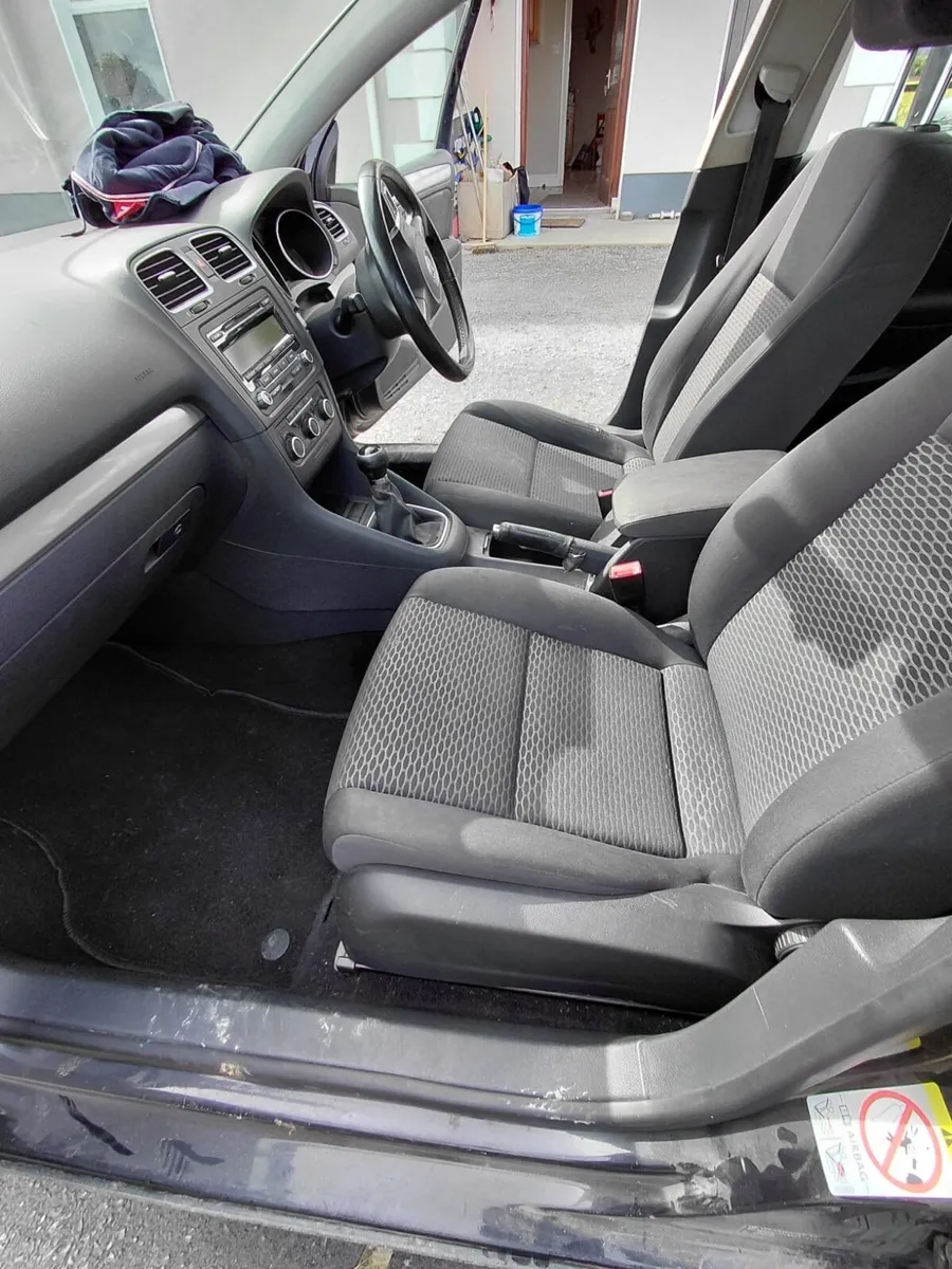 Volkswagen Golf 2011 - Image 3
