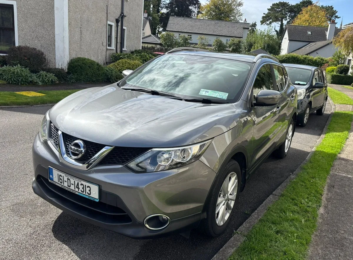 Nissan Qashqai 1.2 Petrol. Low mileage. Sat nav. - Image 1
