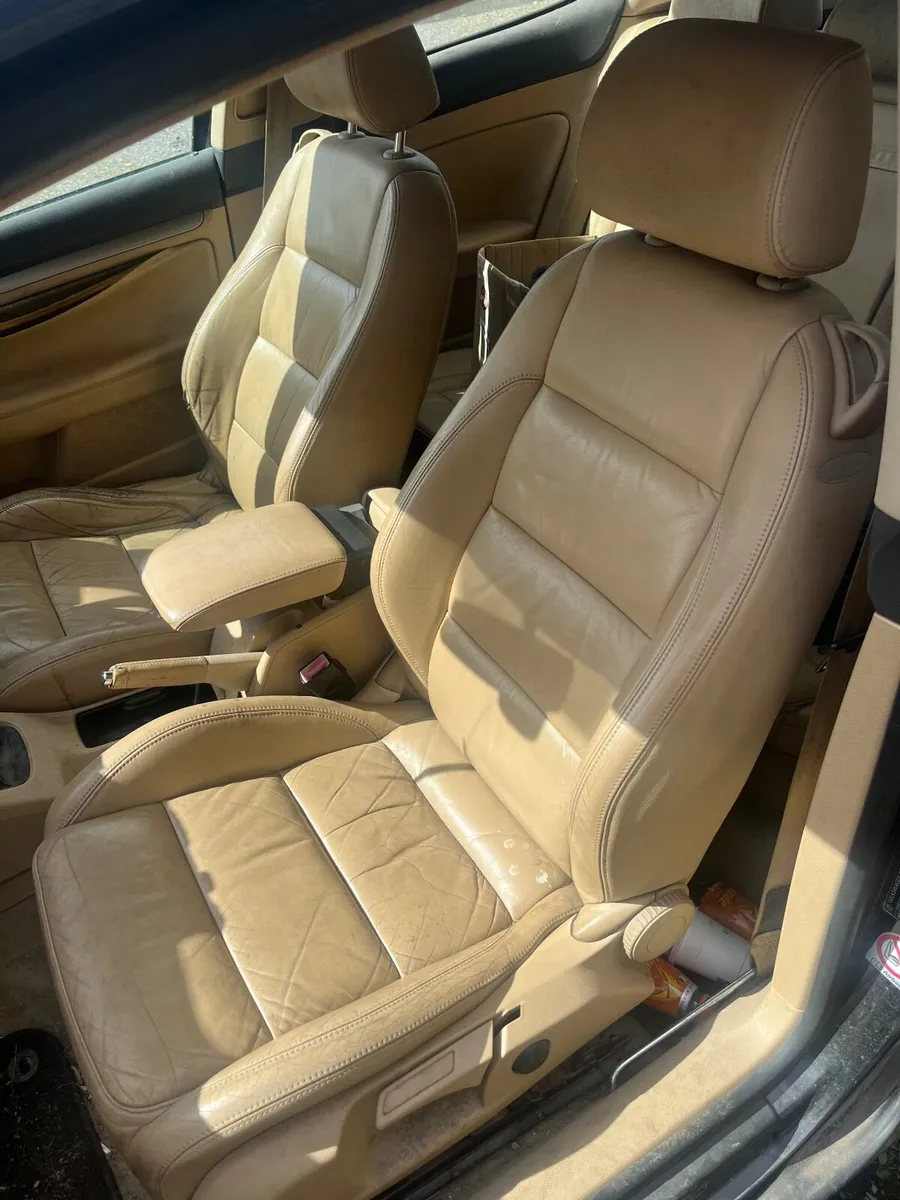 Volkswagen Golf 2005 - Image 2