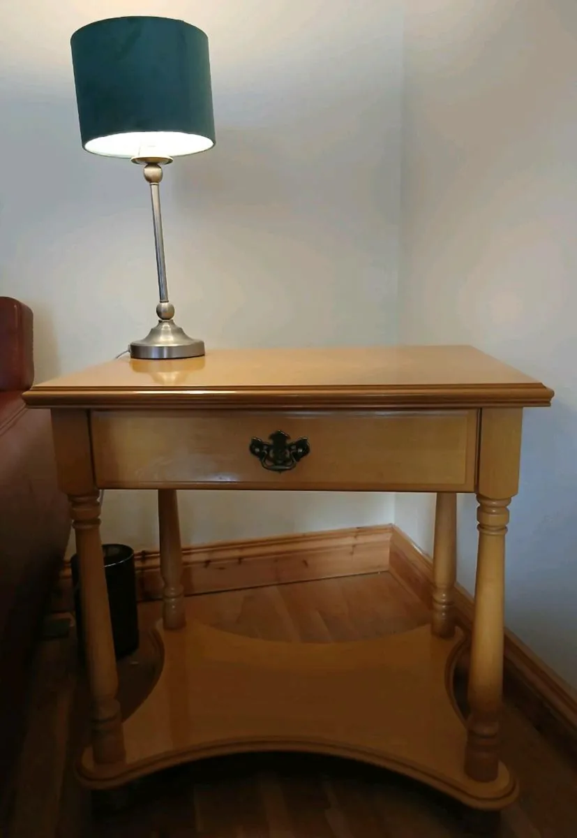 Lamp/Side Table - Image 1