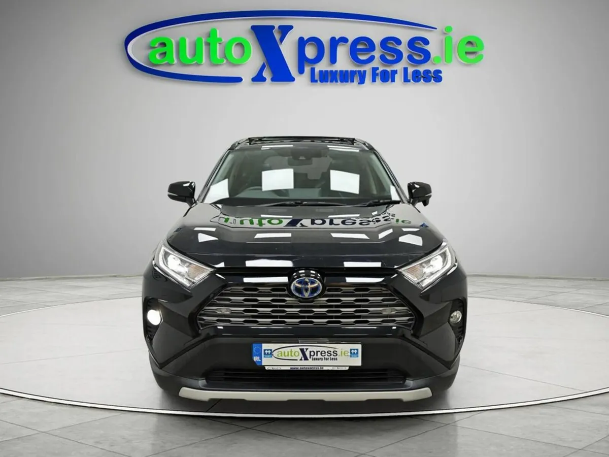Toyota RAV4 2.5 4WD Automatic, Reversing camera - Image 3