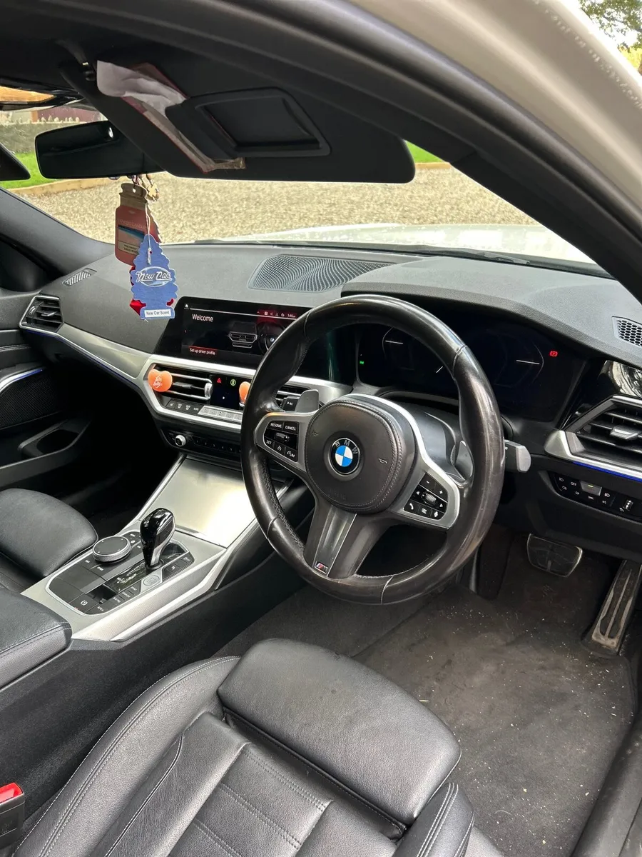 BMW 3-Series 2021 - Image 4