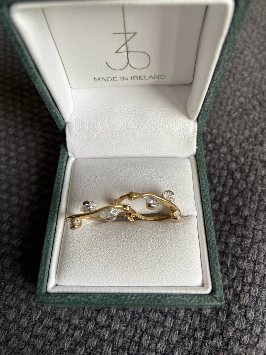 New 9ct gold Earrings - Image 2