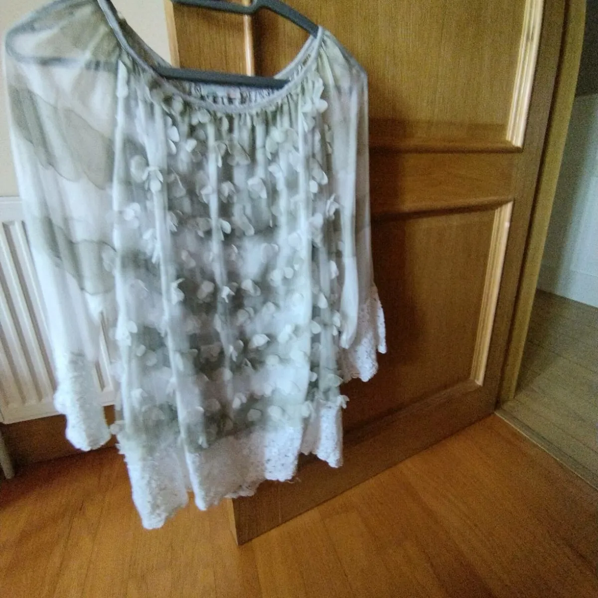 Women's clothes - Image 2