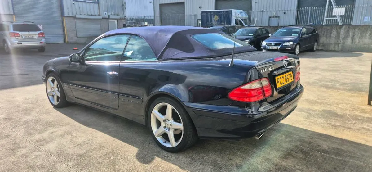 Mercedes CLK 320 convertiblr - Image 4