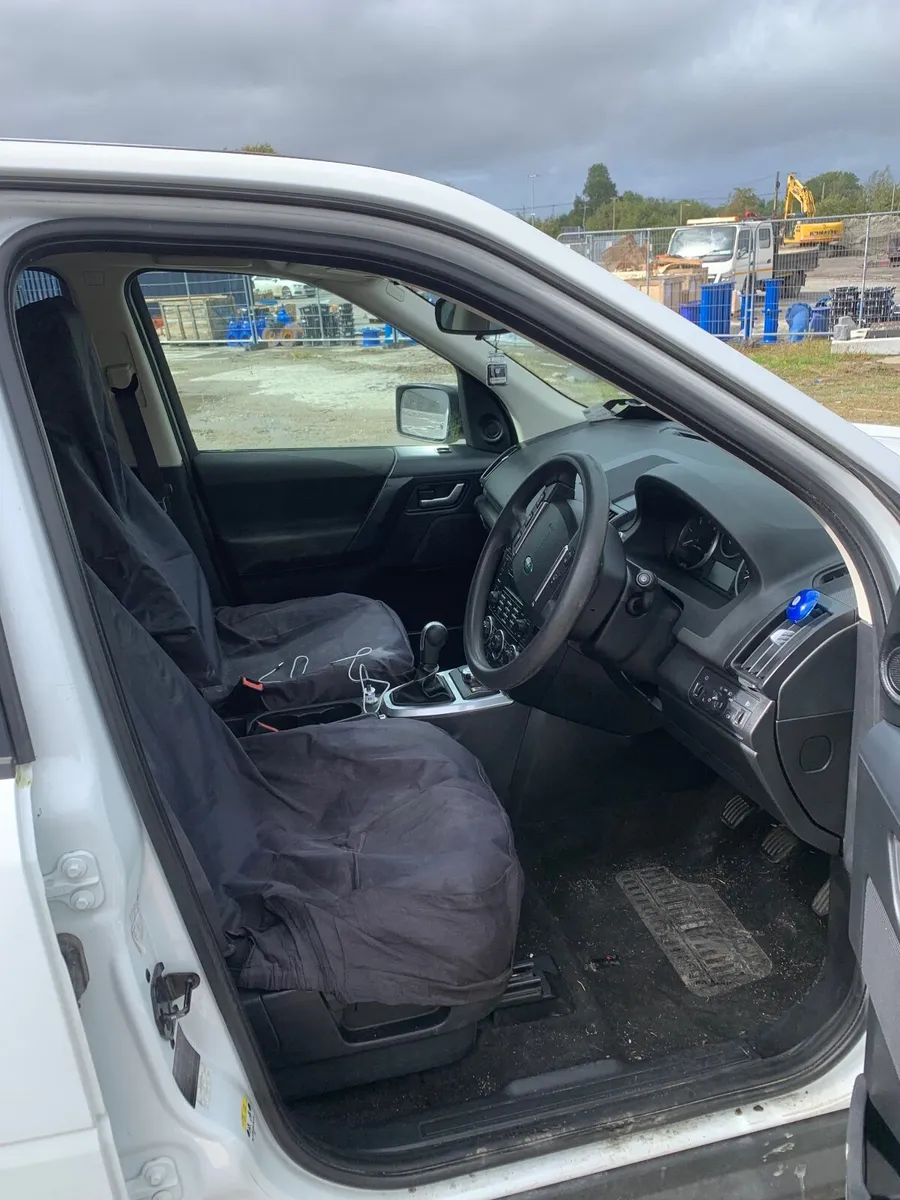 Land Rover Freelander 2011 - Image 2