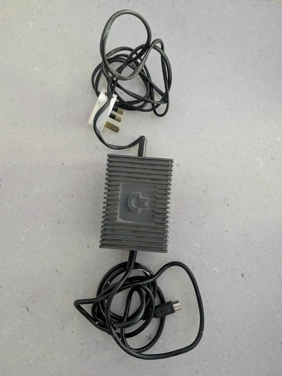 Commodore Amiga CD32 Video Game Console - Image 4