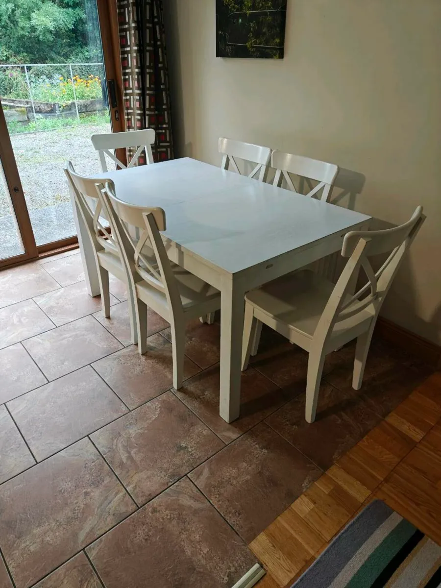 Table and 6 chairs