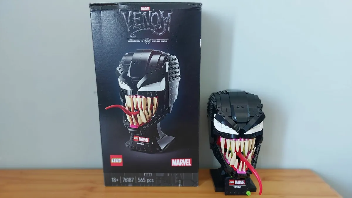 LEGO Marvel 76187 Venom Mask - Image 4