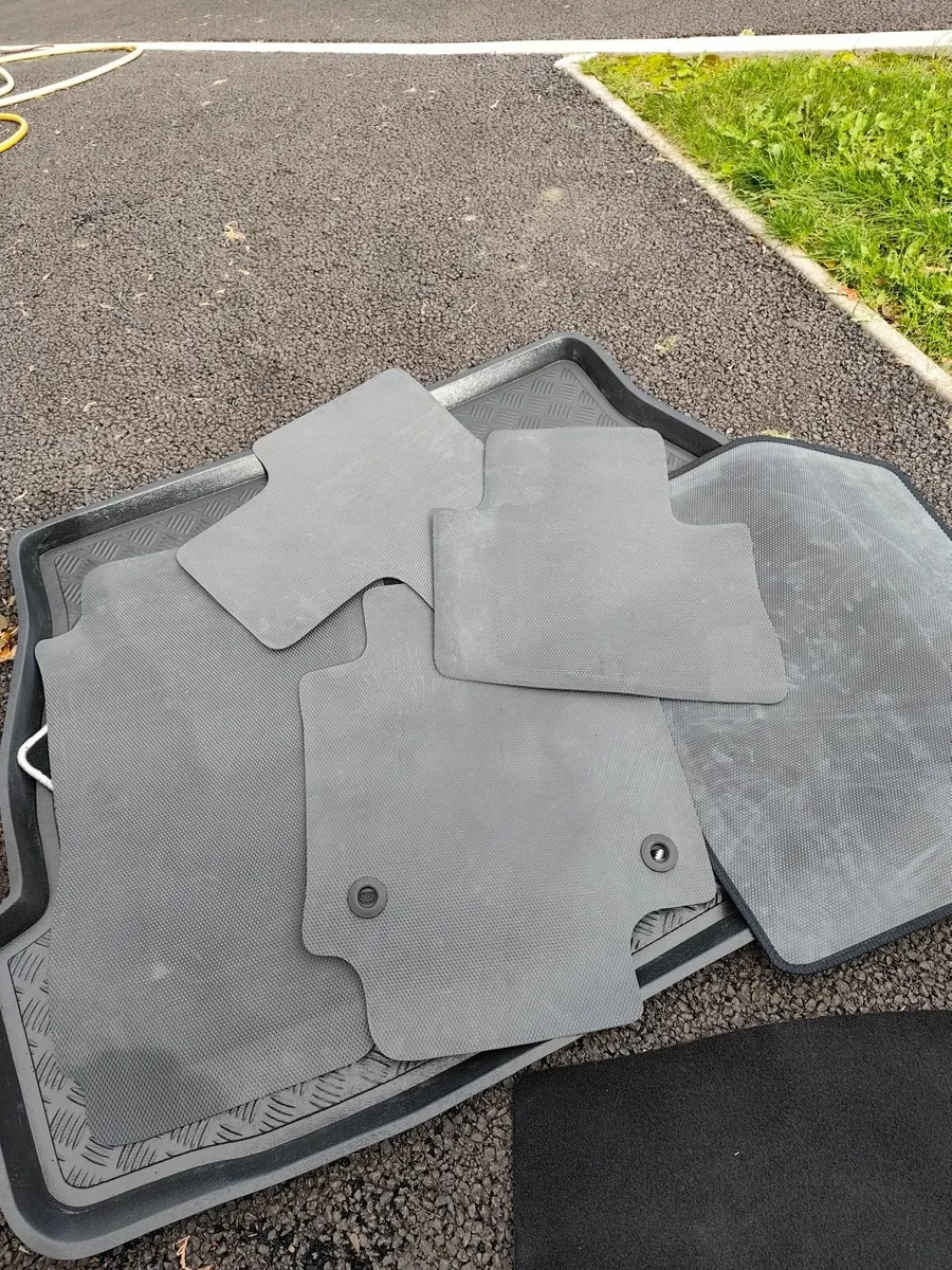 Rav4 Custom Made rubber boot liner and mats - Image 4