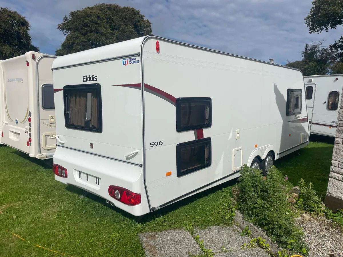 6 birth triple bunk bed caravan - Image 3