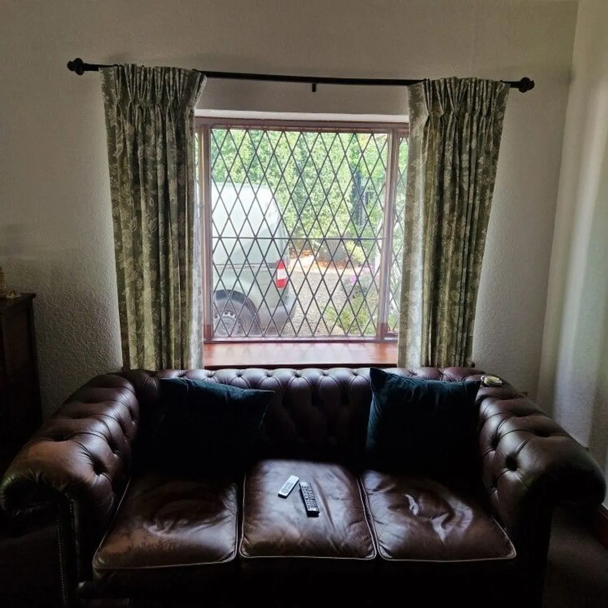 Two Chesterfield Paxton sofa's with matching footstool. - Image 1