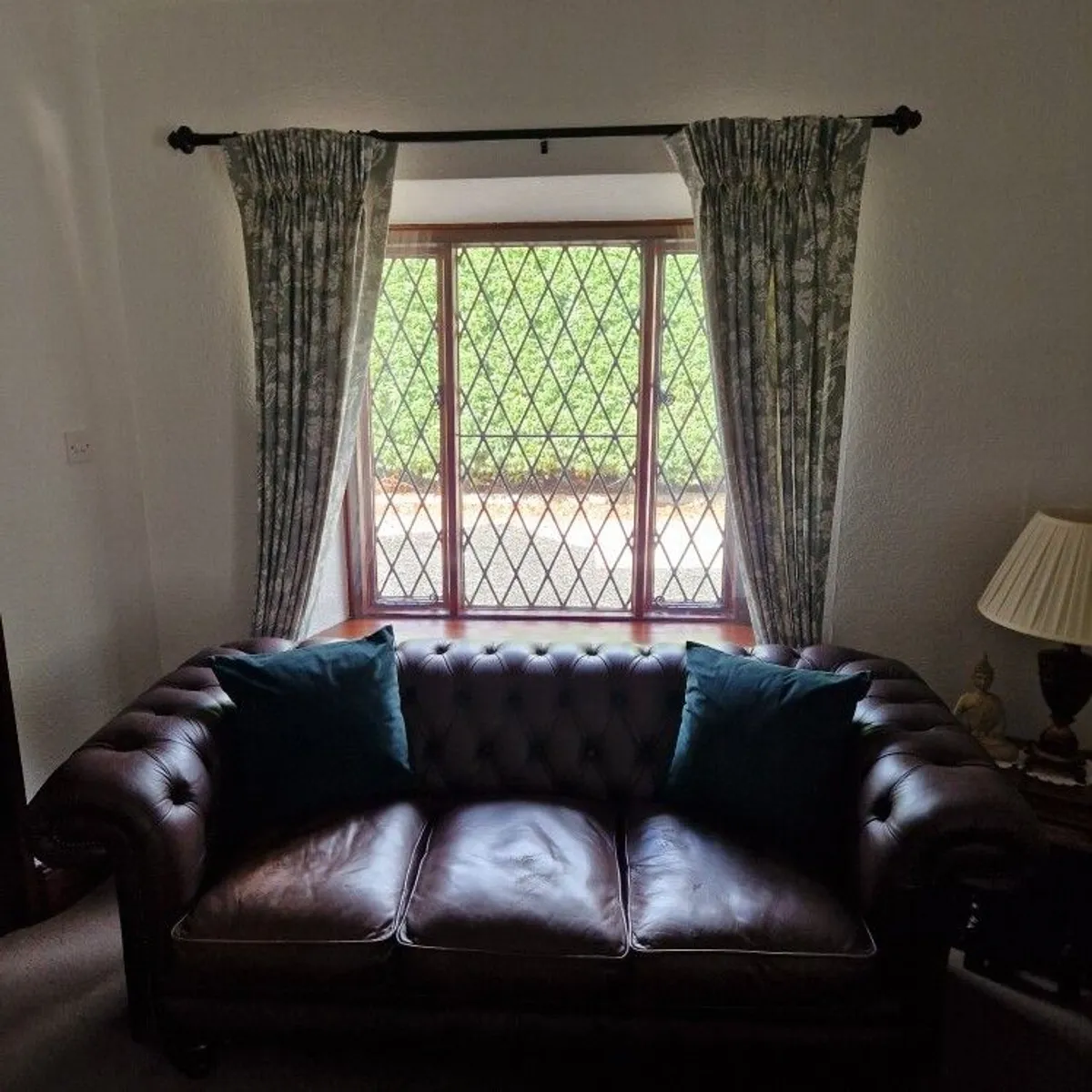 Two Chesterfield Paxton sofa's with matching footstool. - Image 2