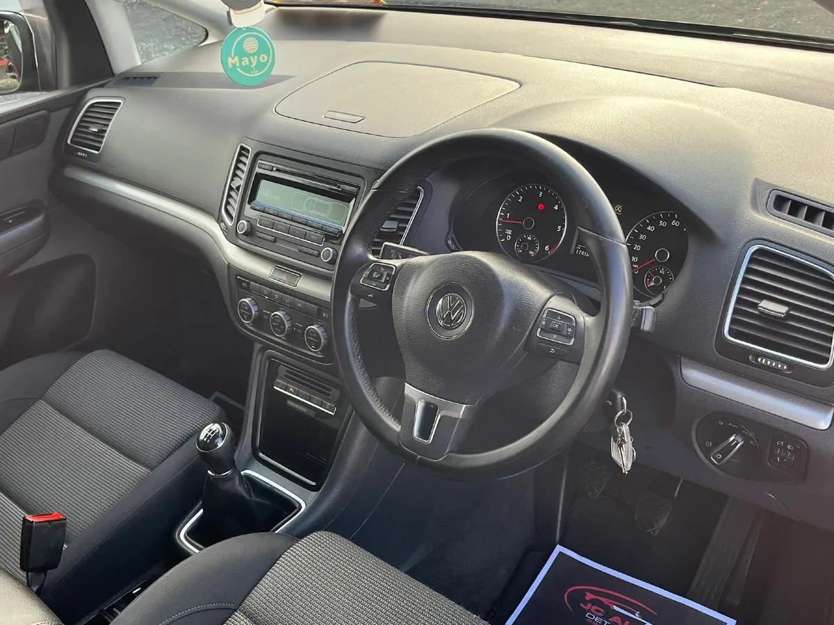 Volkswagen Sharan 2015 - Image 2
