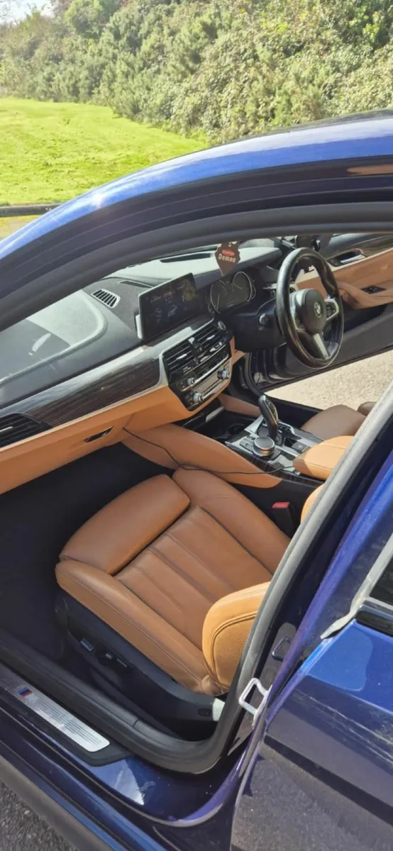 BMW 5-Series 2017 - Image 2