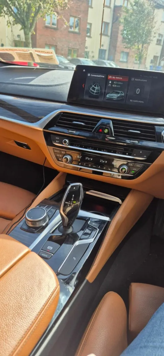 BMW 5-Series 2017 - Image 4