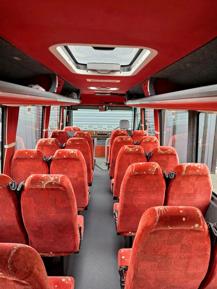 09 Mercedes Vario - Image 4