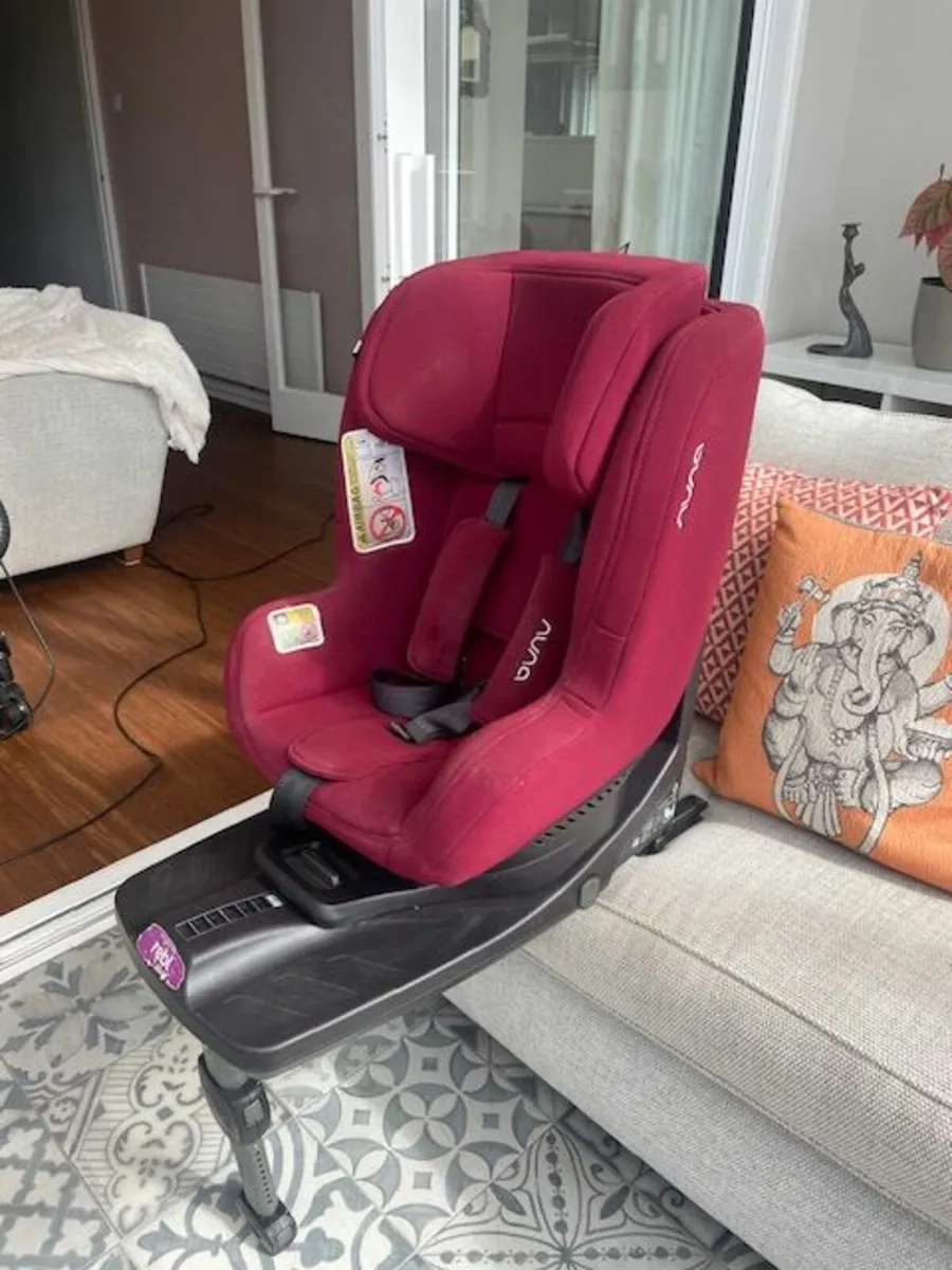 Nuna baby car seat - Image 1